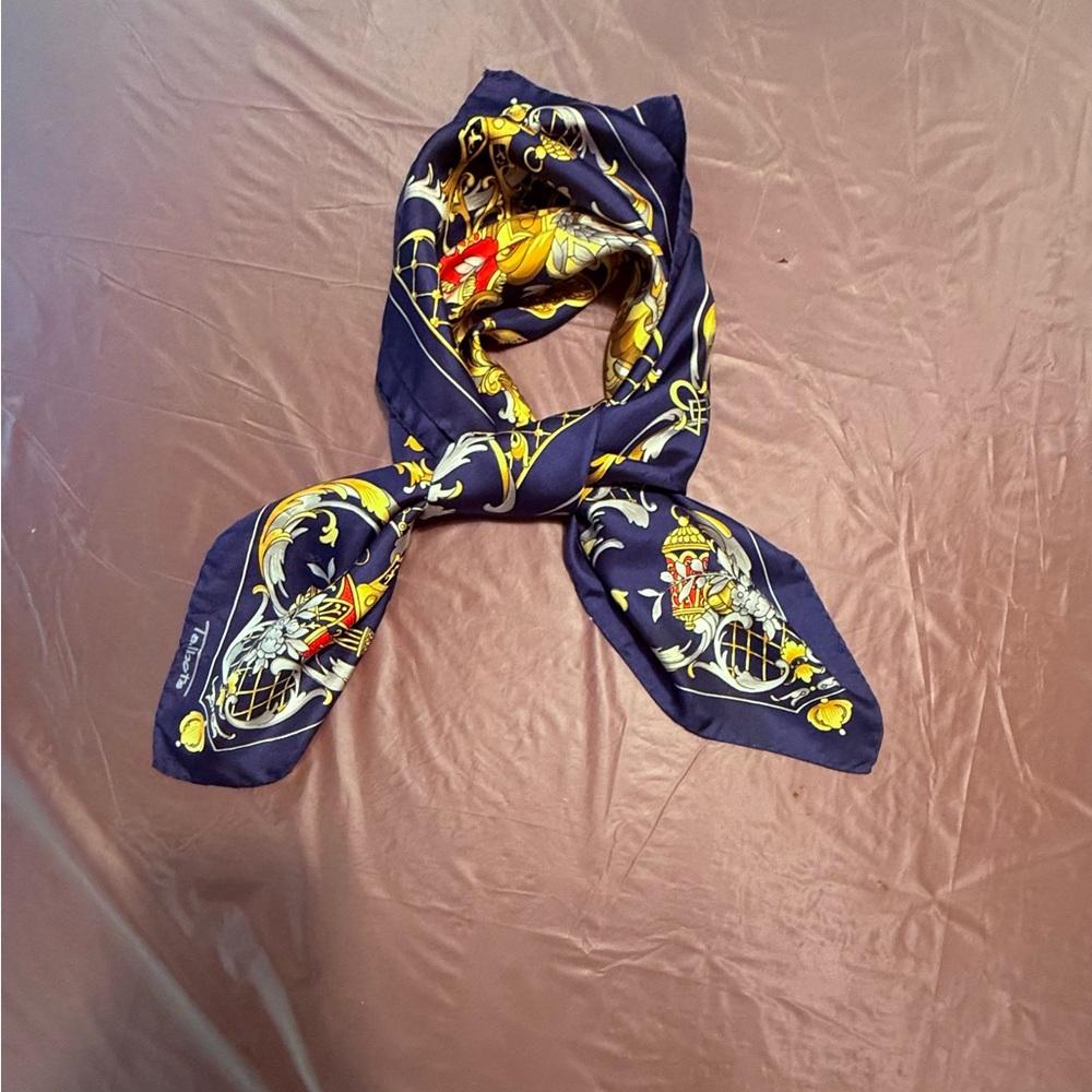 Vintage Talbots Navy Blue/Gold/Red Regal Patterned Silk 31x31”Square Scarf - Picture 2 of 9